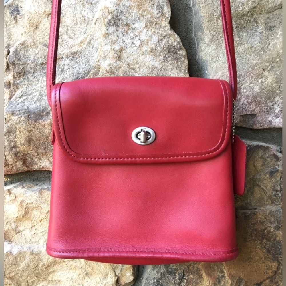 COACH Red Vintage Tango Leather Crossbody with Turn Key Latch and Flap RARE